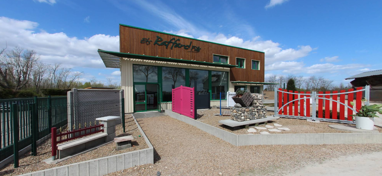 Façade du dépôt et hall d'exposition Raffard Fils
